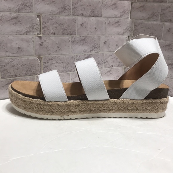 New Time & Tru White Strappy Flatform Sandals - Picture 9 of 14